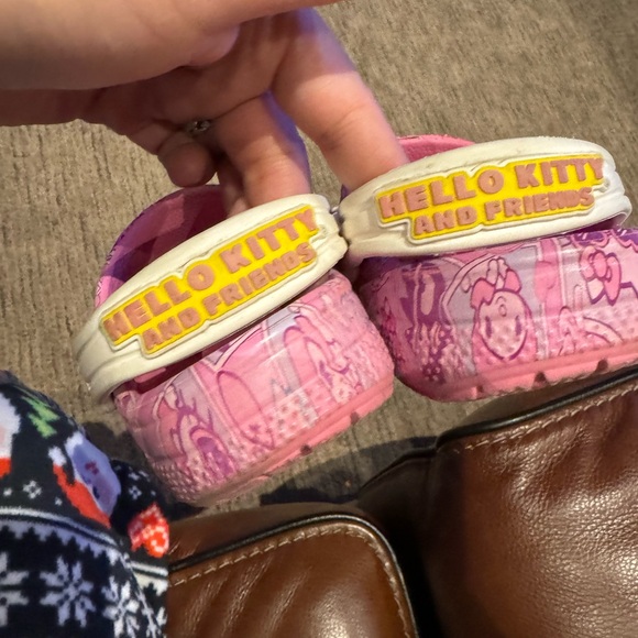 Hello kitty crocs size 11 YOUTH girls - Picture 6 of 6